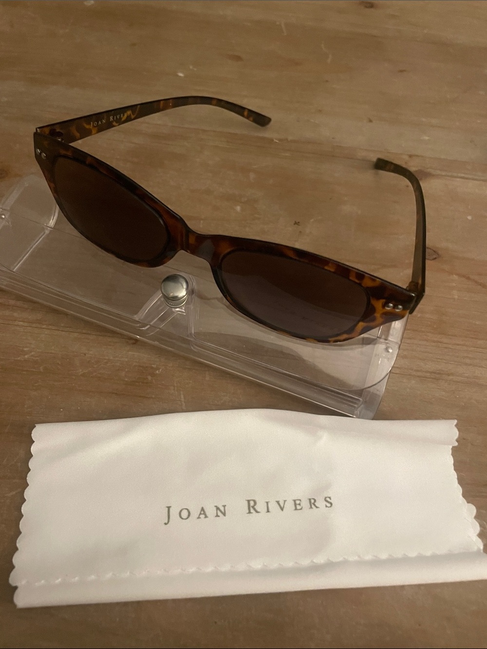 Joan Rivers Tortoise Frame Sunglasses with Brown Lenses readers 2.5 very nice